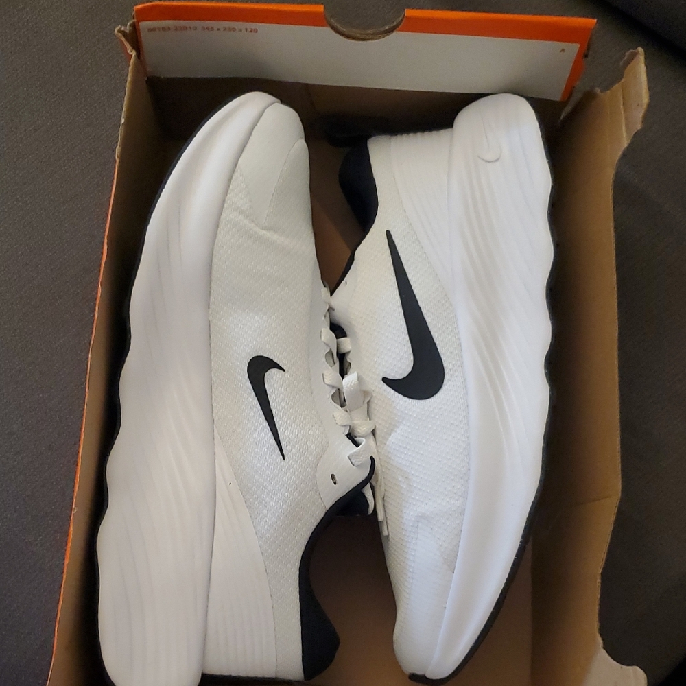**Brand New** Nike Men's Promina